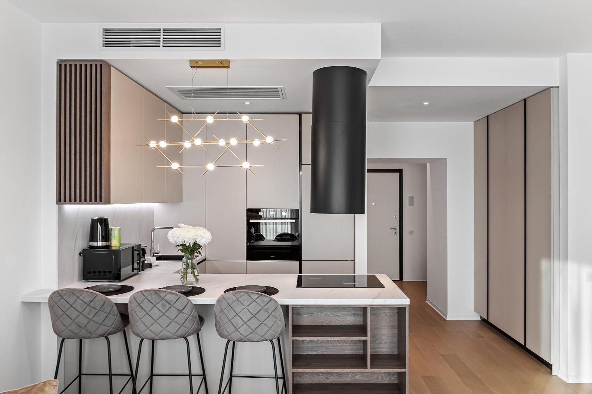 One Tower Apartment *