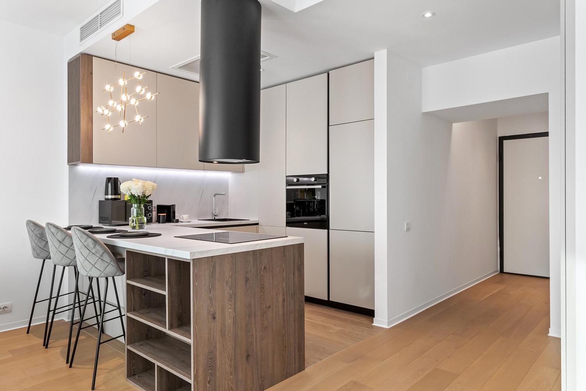 One Tower Apartment *